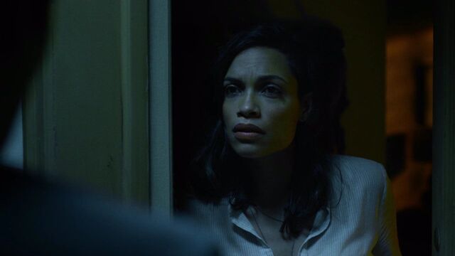 File:Claire-Temple-speaks-to-Seymond.jpg