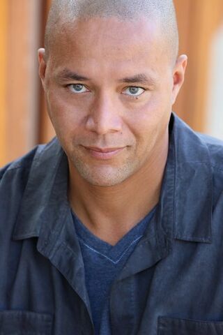 File:Damien Coates.jpg