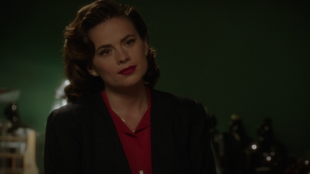 File:Peggy looks at Howard Stark (2x10).png