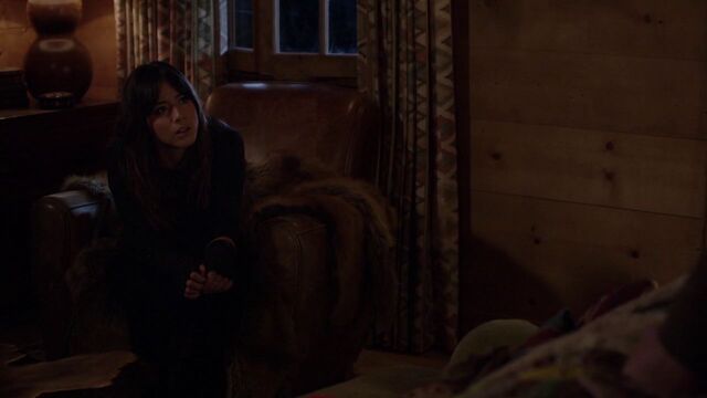 File:Skye-speaks-to-Gordon.jpg