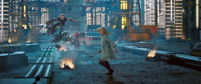 File:Green Goblin goes after Gwen.jpg