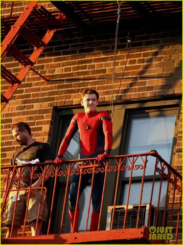 File:Tom-holland-performs-his-own-spider-man-stunts-on-nyc-fire-escape-11.jpg