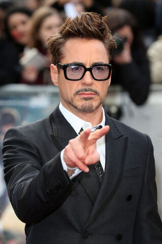 File:Arrivals-at-the-Iron-Man-3-Screening-in-London-robert-downey-jr-34275499-333-500.jpg