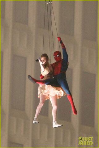 File:Spider-man-stunt-doubles-helicopter-scene-11.jpg
