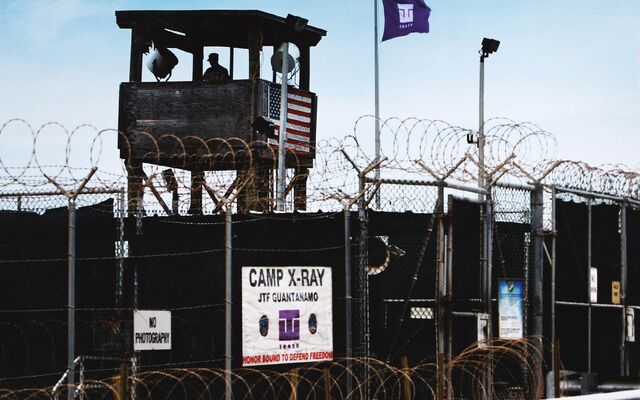 File:2001 camp x-ray.jpg