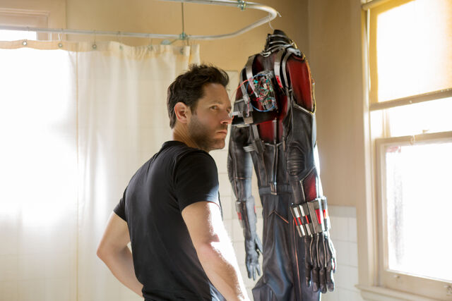 File:AntManScottLangPaulRuddCostume.jpg