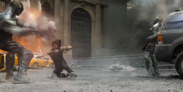 File:Hawkeye fights lokis army.jpg