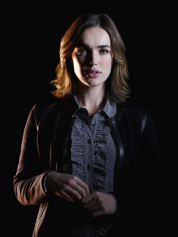 File:SimmonsSeason2.jpg