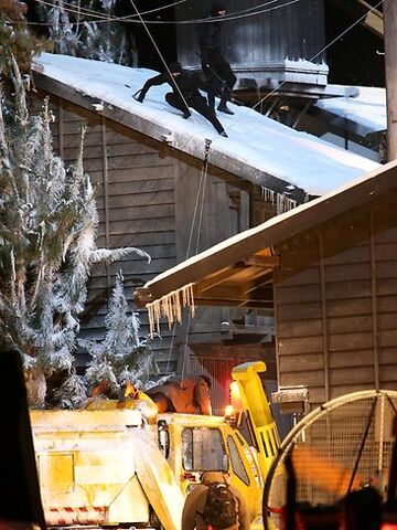 File:462941-hugh-jackman-on-the-set-of-the-wolverine-filming-at-homebush-bay.jpg