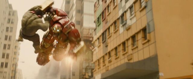 File:Hulk v Hulkbuster AOU.jpg