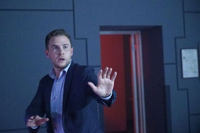 File:AoS-S4-E2-03.jpeg