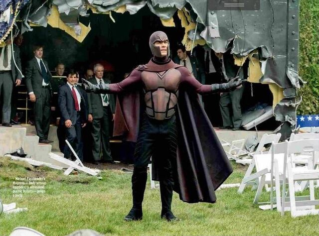 File:Magneto suit XDoFP.jpg