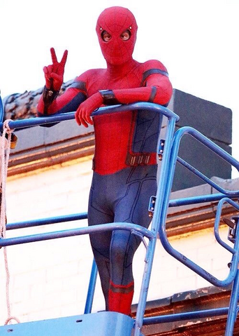 File:Spider-Man - Homecoming - Spidey - Set - August 30 2016 - 2.png