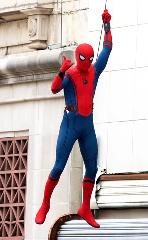 File:Spider-Man - Homecoming-Filming-Pic1.png