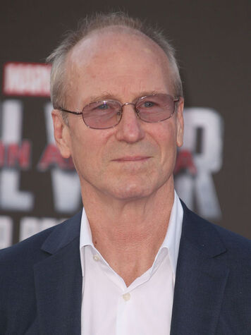 File:William Hurt.jpg