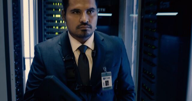 File:Luis Security Guard Ant-Man.jpg