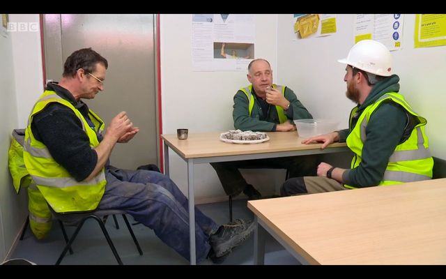 File:IainAtWork03.png