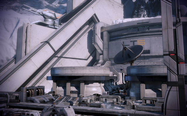 File:Arrae - x-cerb base outdoor view.png