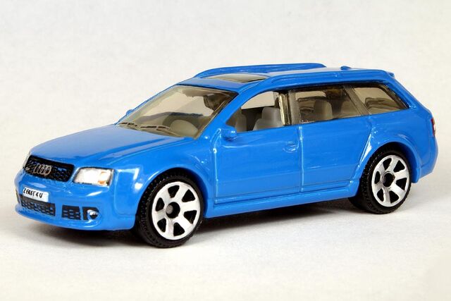 File:Blue Audi RS6 Avant - 6702df.jpg