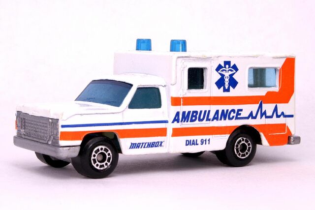 File:Ambulance - 3404df.jpg