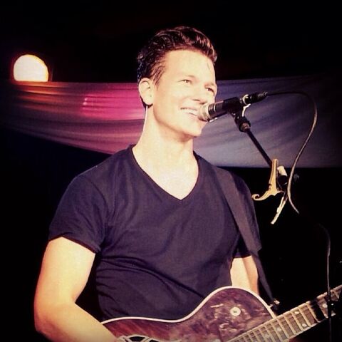 File:Tyler Ward.jpg