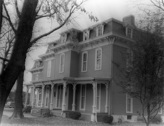 File:Old mansion.jpg