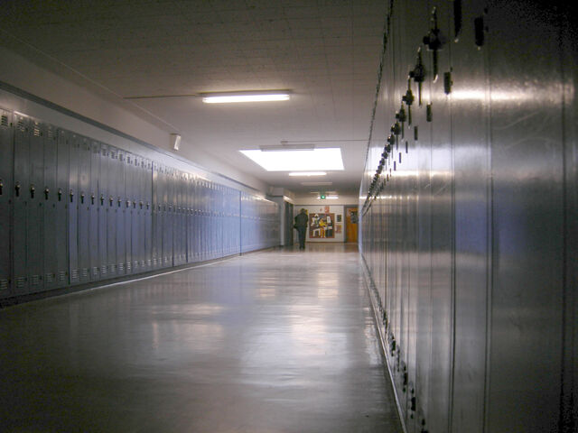 File:Epic-hallway.jpg