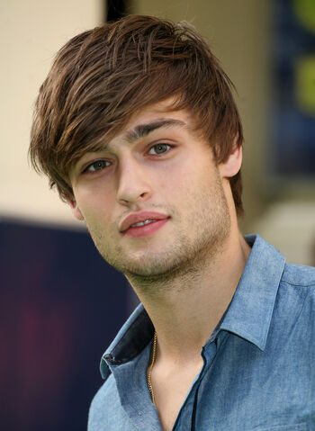 File:Douglas-Booth.jpg