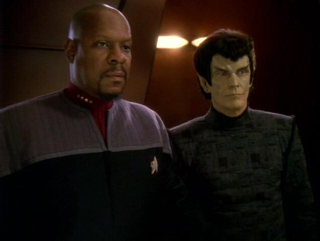 File:Sisko and Vreenak.jpg