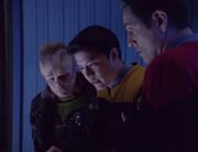 Neelix, Kim und Chakotay reparieren den Antrieb.jpg