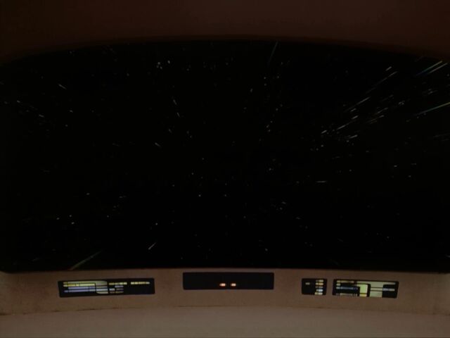 Plik:Main-monitor-0000 TNG S1E01-Encounter At Farpoint.jpg