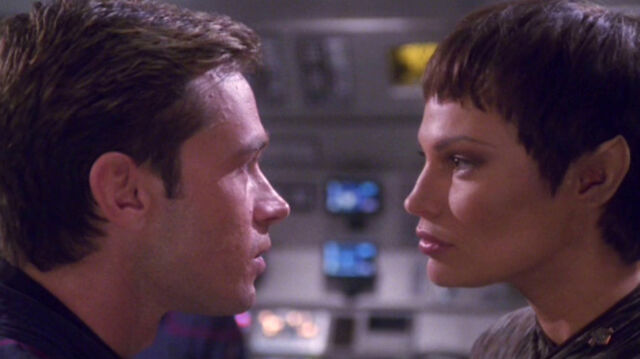 File:T'Pol and Trip argue.jpg
