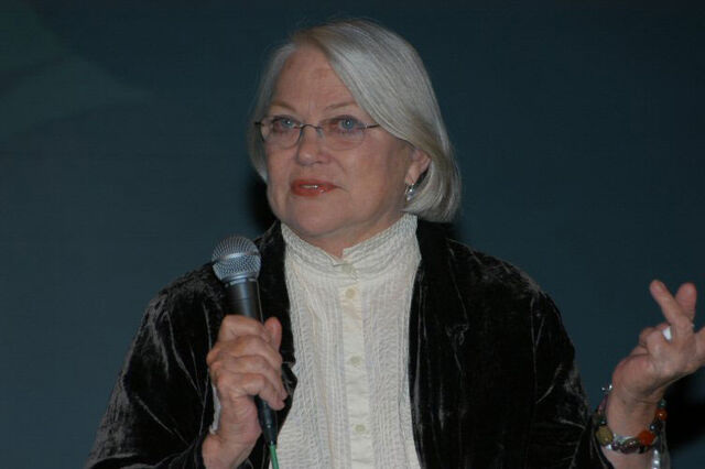 File:Louise Fletcher.jpg