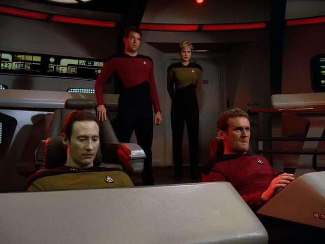 Plik:S1E01-Encounter At Farpoint.mkv snapshot 00.39.41 -2016.05.21 16.11.38-.jpg