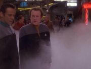 Bashir und O'Brien im Nebel.jpg