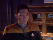 Enrique Muniz an Bord der Defiant.jpg