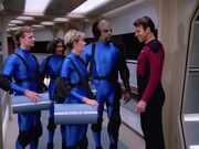 Worf und Yar wollen Parrises squares spielen.jpg