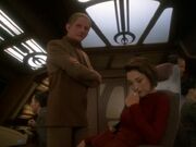 Kira und Odo warten auf die Romulaner.jpg