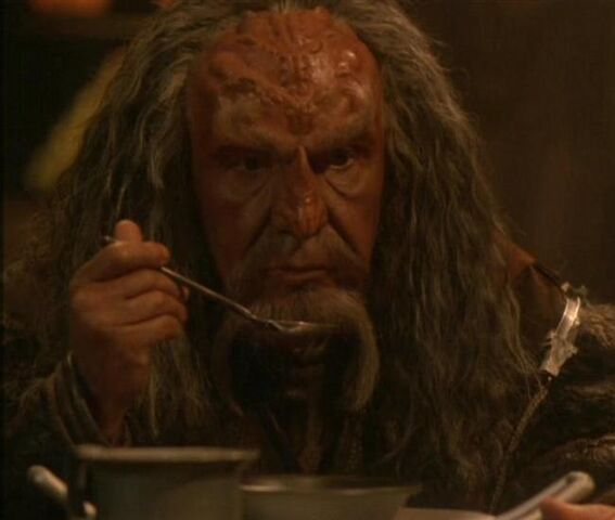 File:Kor eats alone.jpg