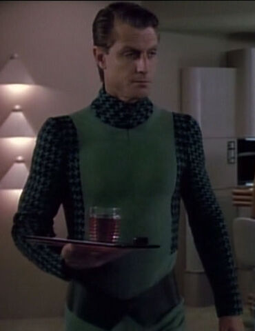File:Human ten forward waiter, 2367.jpg