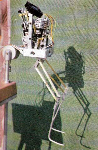 File:Truster suit miniature armature and servo motors.jpg