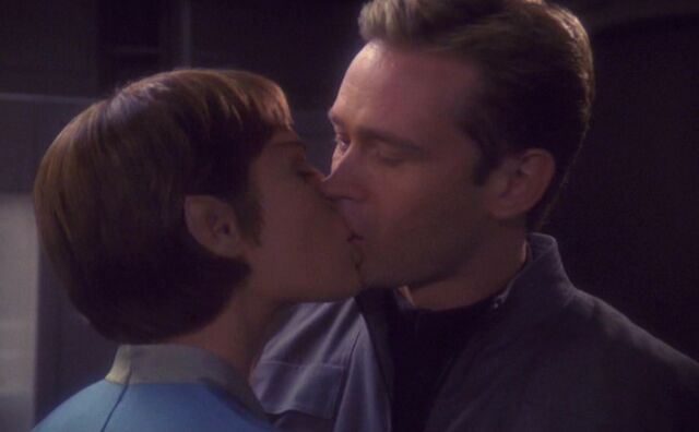 File:T'Pol kisses Sim.jpg