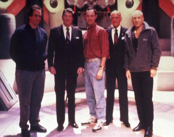 File:Ronald Reagans set visit.jpg