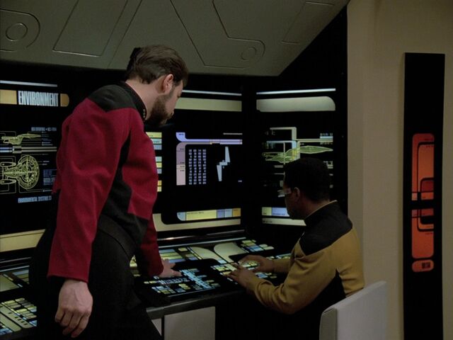 File:Riker and La Forge look at the probe, remastered.jpg