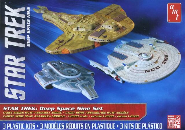 File:AMT 2015 Defiant, Saratoga, Galor class models.jpg