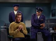 Kirk in Gefangenschaft.jpg