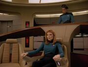 Crusher kommandiert die Enterprise.jpg
