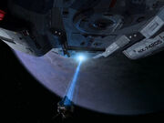 Defiant schleppt Cardassianer ab.jpg