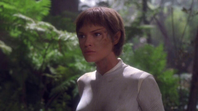 File:T'Pol as a Loque'eque.jpg