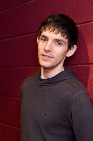 File:Colin morgan standing.jpeg